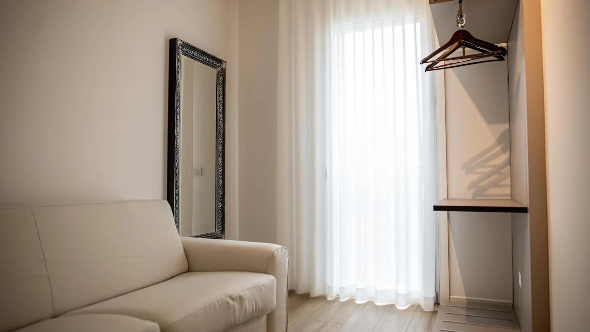 Residence Canova Spinea 0*,